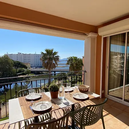 Port Marine Apartment